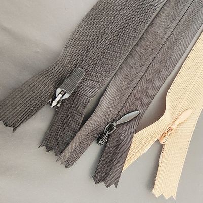 화려 한 회전 가능한 보이지 않는 지퍼 3# 숨겨진 지퍼 드레스를위한 클로즈 엔드
